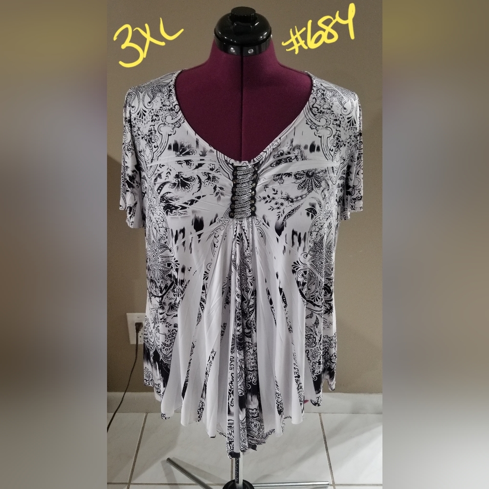 WOMEN'S CLOTHING SIZE 3 XL # 684
